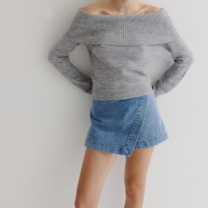 H&M Light Gray Off-Shoulder Sweater